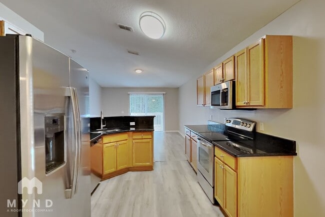 Photo - 2073 Hayfield Way