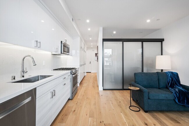 Photo - 245 14th St Unidad ID1026491P