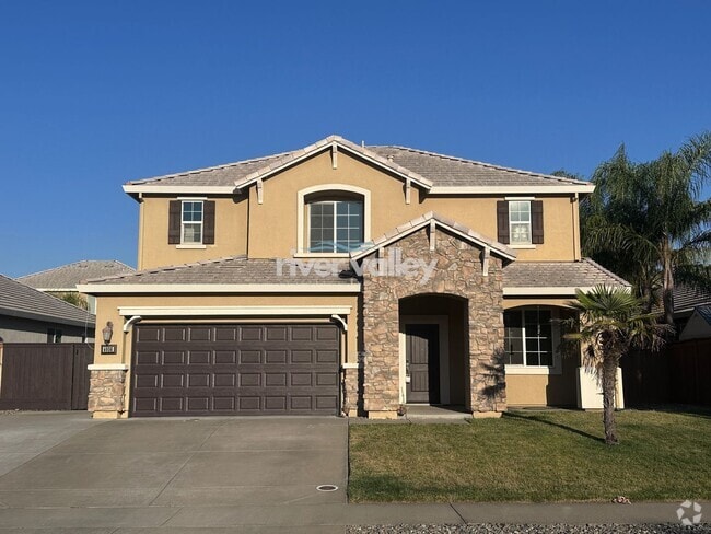 Building Photo - Stunning 4/3 in Roseville! 2 Car Garage! Rental
