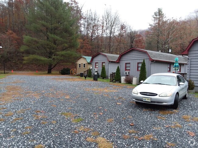 Building Photo - Unit #8 - Cullowhee Cabins & Cottages Rental