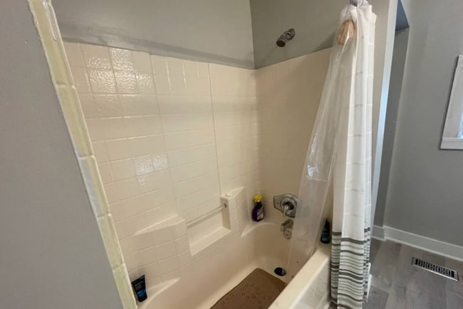 Photo - 506 W 48th St