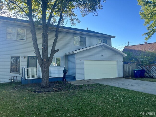 Photo - 206 Hillcrest Dr House