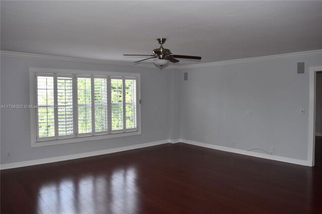 Photo - 1881 Middle River Dr Unidad 402A