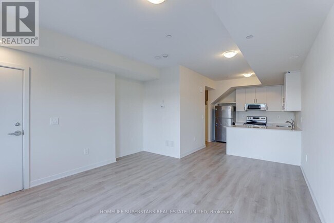 Photo - 1695 Dersan St