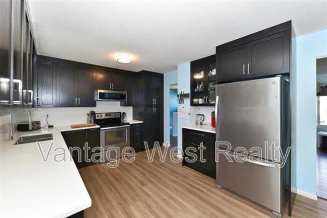 Photo - 735 Belgo Rd