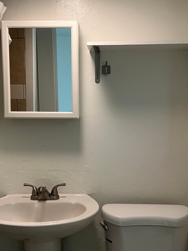 Photo - 826 E Lee St