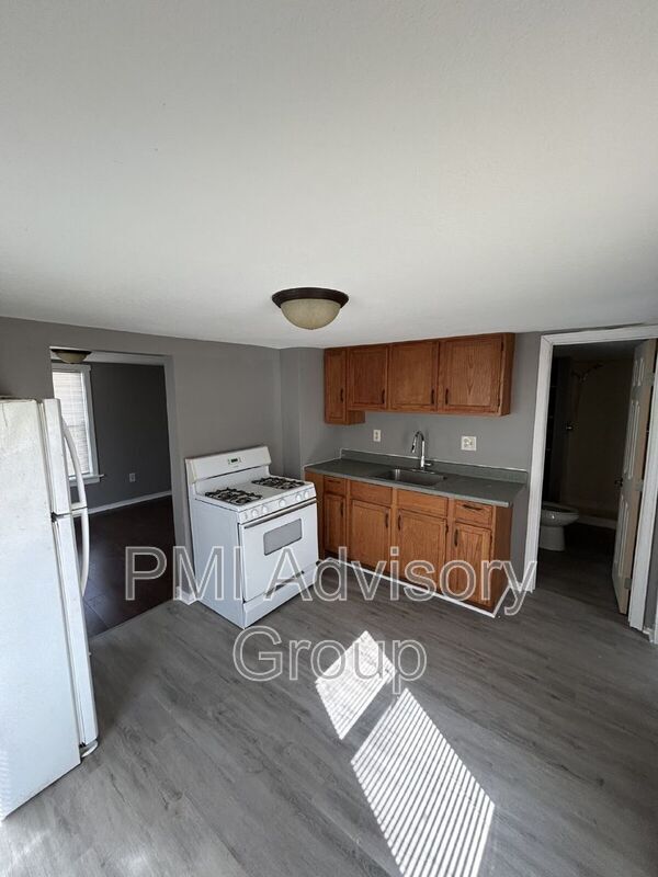 Photo - 323 1/2 SW Lindenwood Ave