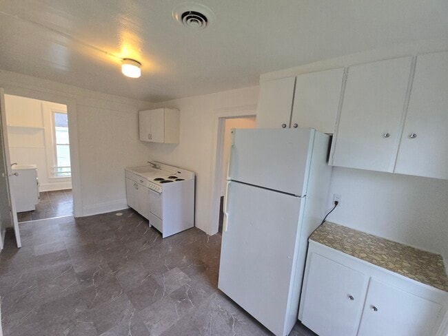Photo - 22 Clinton St Apartments Unit 4
