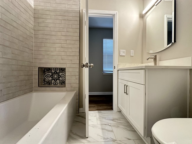 Photo - 572-574 Wedgewood Dr. Unit 572