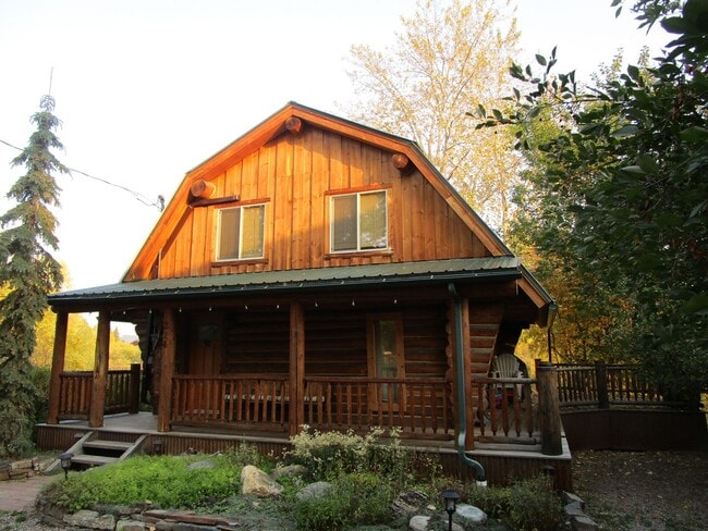 Photo - 4 bedroom  Whitefish River Cabin