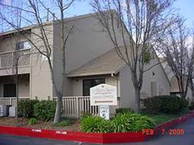 Photo - Condo on Madison Avenue. MOVE IN SPECIAL. 1 month free. Unit 200