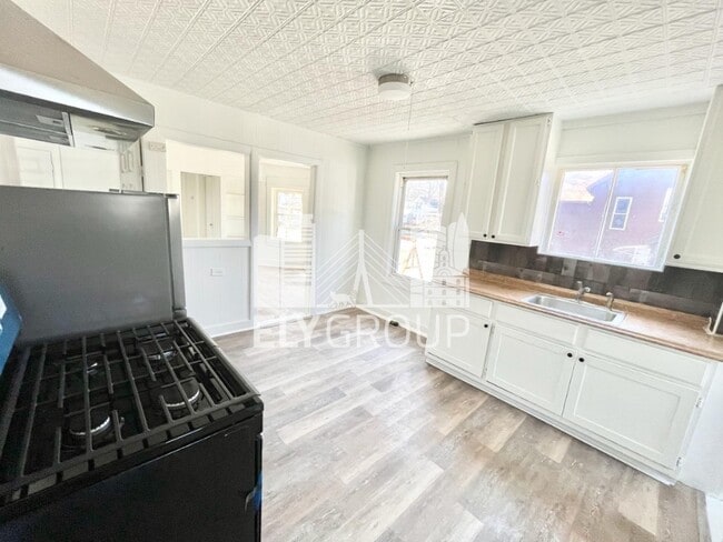 Photo - 9 Manchester St Unit 1