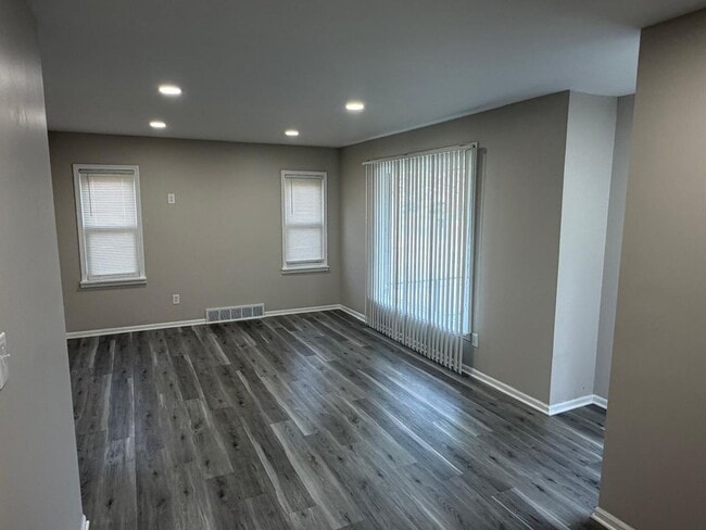 Photo - 3 Bedroom Renovated Ranch