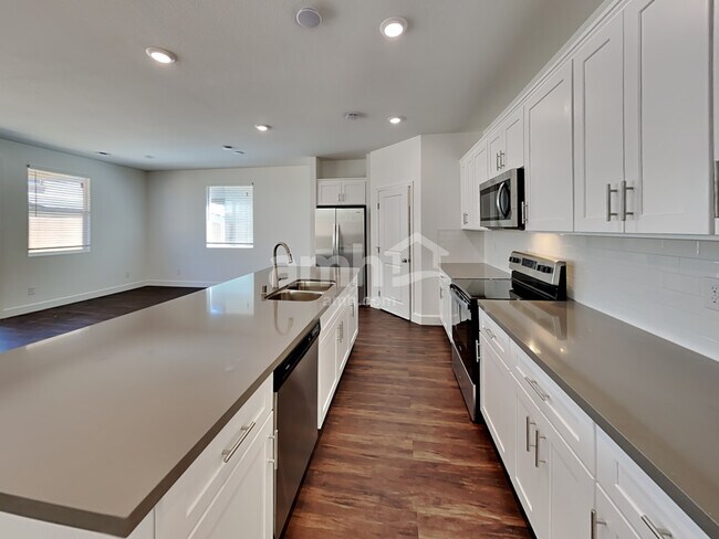 Photo - 10418 Bee Balm St