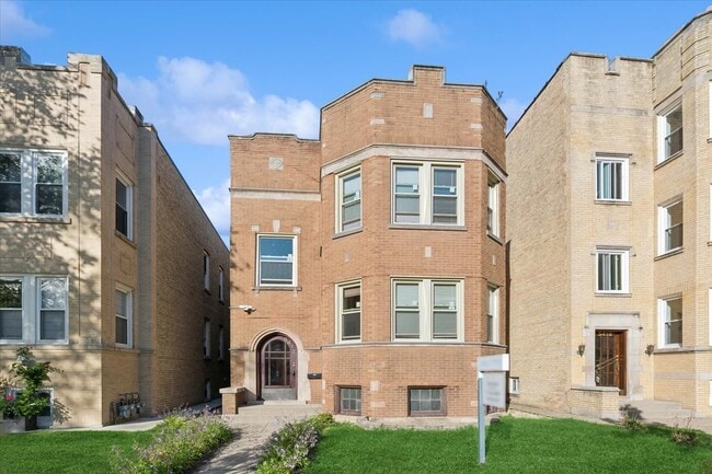 Building Photo - 5412 N Kimball Ave Unit 1