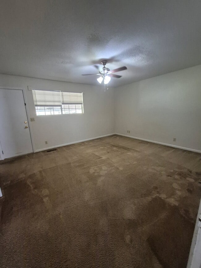 Photo - 108 Country Club Dr