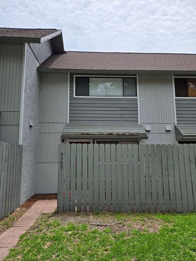 Building Photo - Charming 2-bedroom, 1.5-bath in the desirable Bellamy Forge