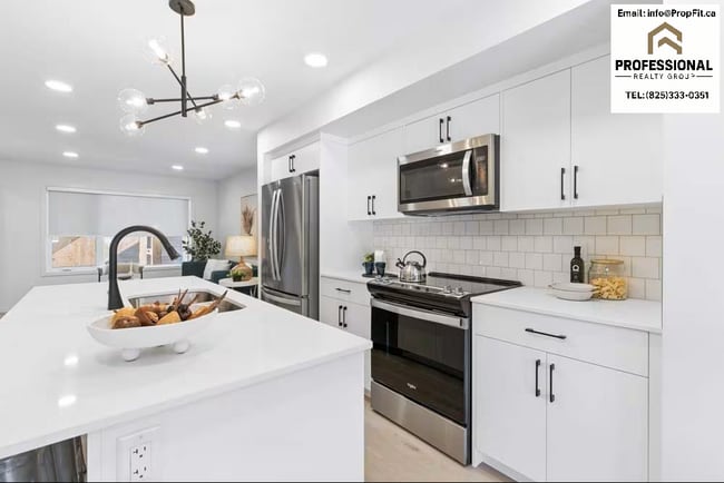 Photo - 7462 Klapstein Cres SW