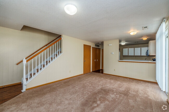 3BD, 2BA - 1200SF - Living Area