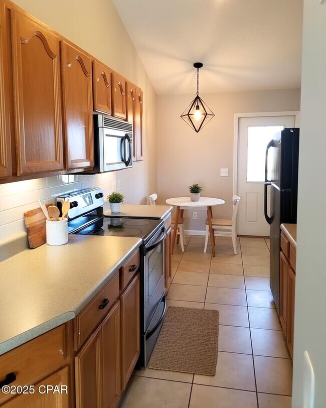 Photo - 131 Gwyn Dr Unit D