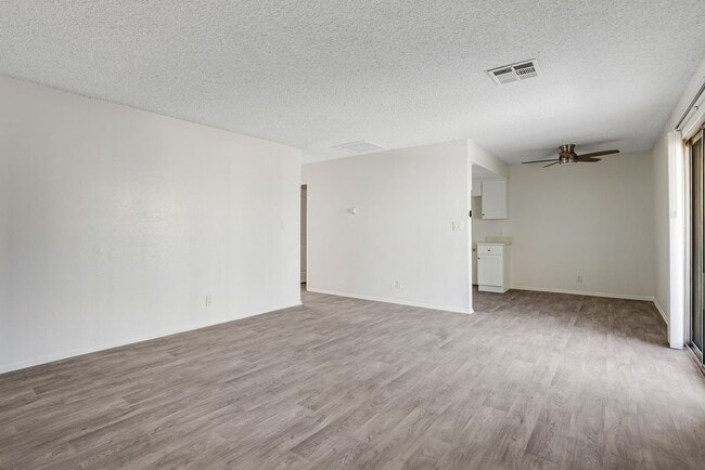Windsor Arms Apartments