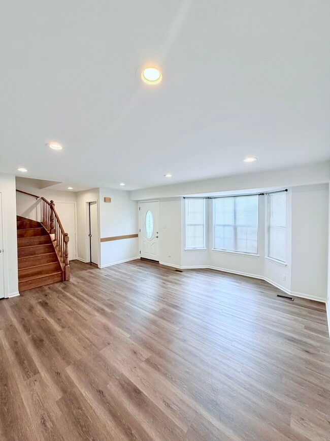 Photo - 1120 Keswick Ln