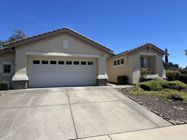 Photo - 1205 Shadow Glen Ln