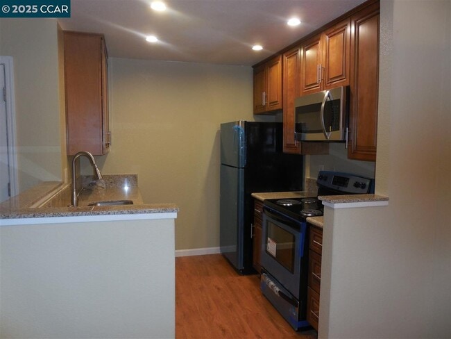 Photo - 120 Reflections Dr Unit 18