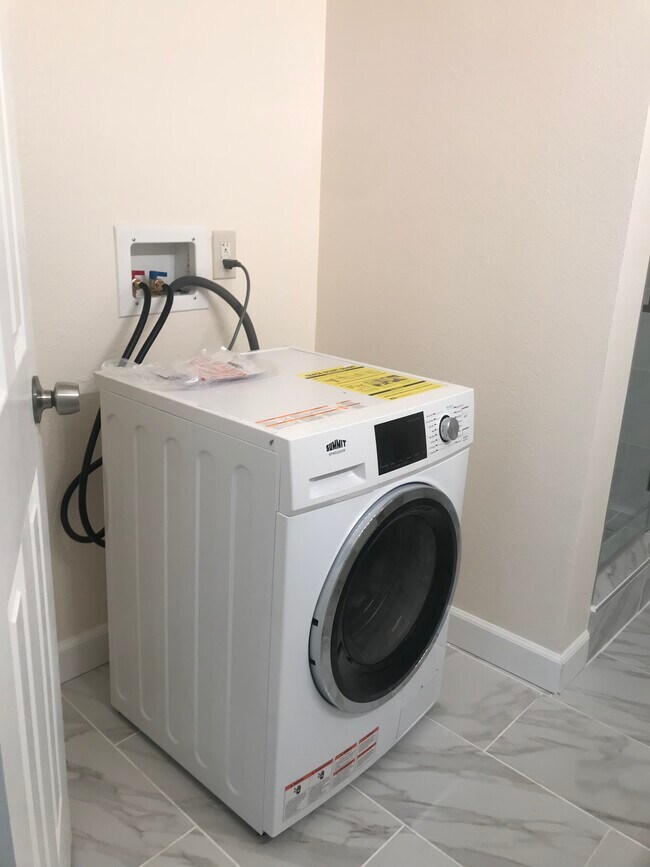 Photo - 1230 Horn Ave Unidad 417