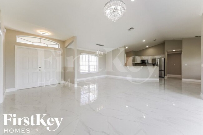 Photo - 530 NE 15th Terrace