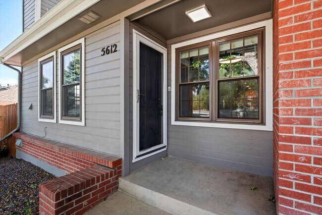 Photo - Bright & Spacious 2BR/2BA Townhome with Loft, Fireplace & Private Garage