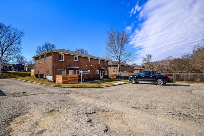 Photo - MOVE-IN SPECIAL Gladstone 2BR/1BA