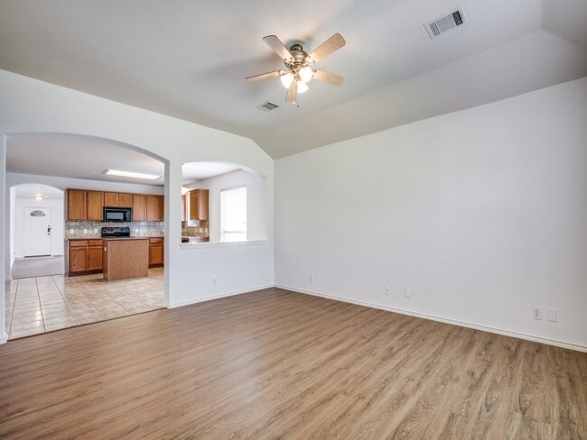 Photo - 319 Willow Grove Dr