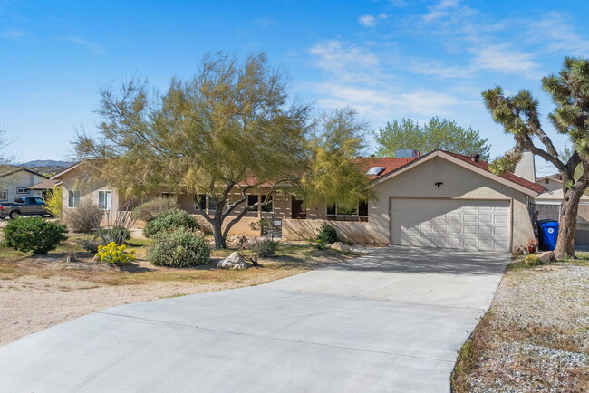 Building Photo - 58328 Bonanza Dr