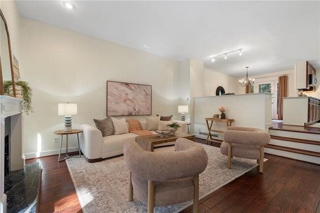 Photo - 1467 Monroe Dr NE