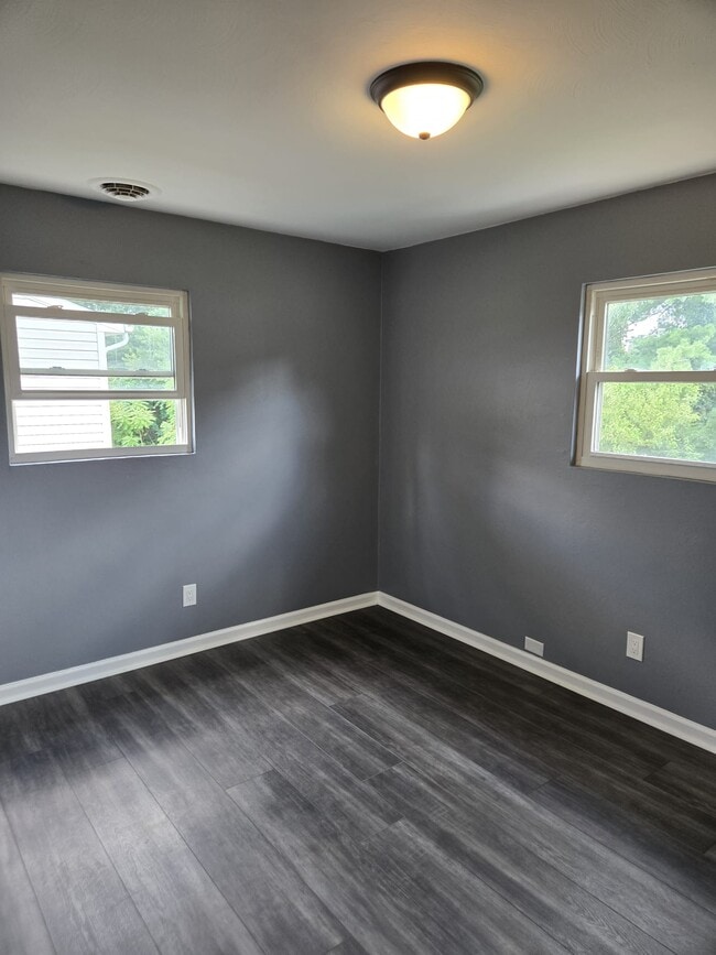 Photo - 1165 Ruddell Rd