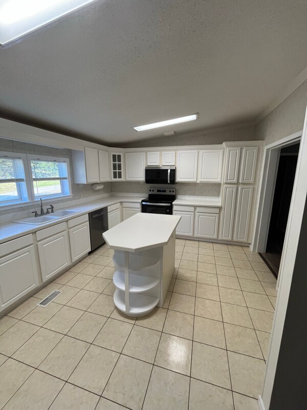 Photo - 16 Madison Dr