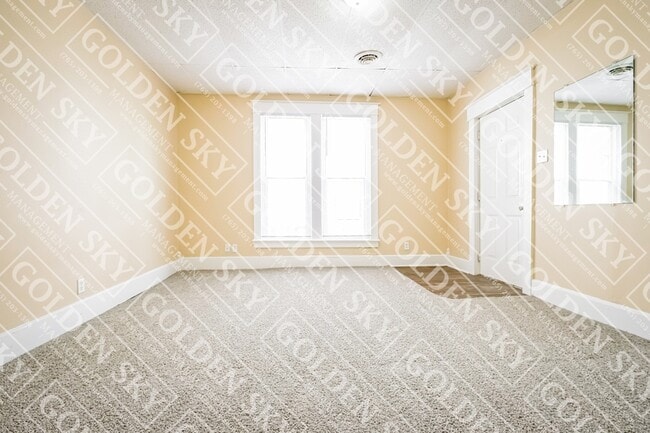 Photo - 907 S Beacon St