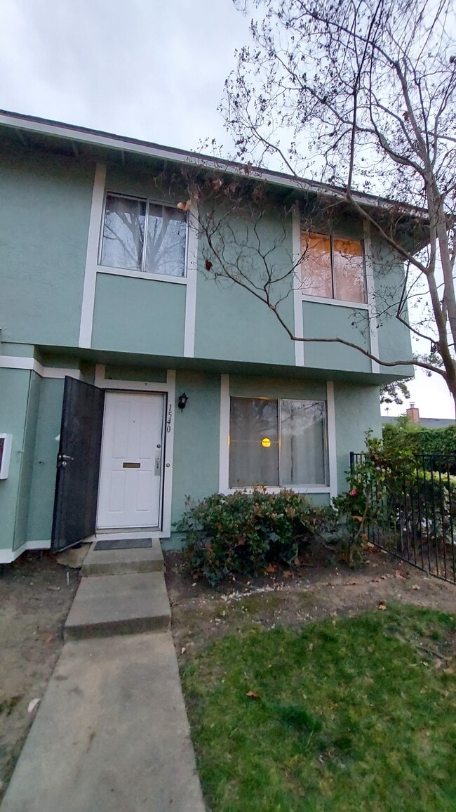 Building Photo - 1540 Ivycreek Cir