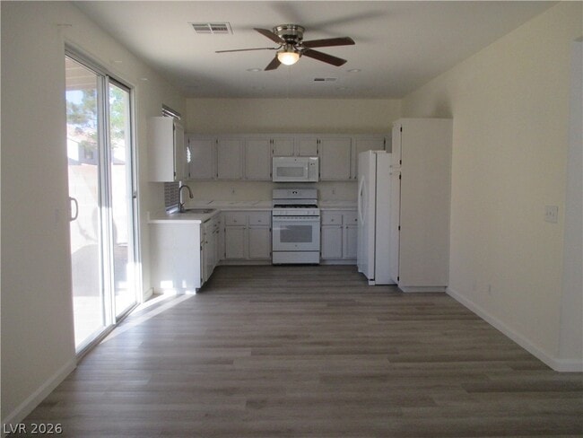 Photo - 10009 Cambridge Blue Ave