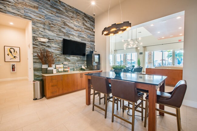 Sala de estar para residentes con barra de café