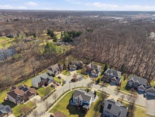 Photo - 715 Blue Ridge Dr