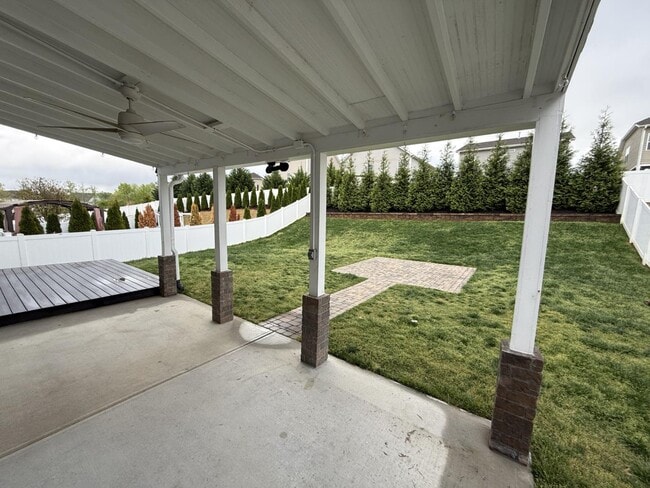 Photo - 371 Livingston Dr