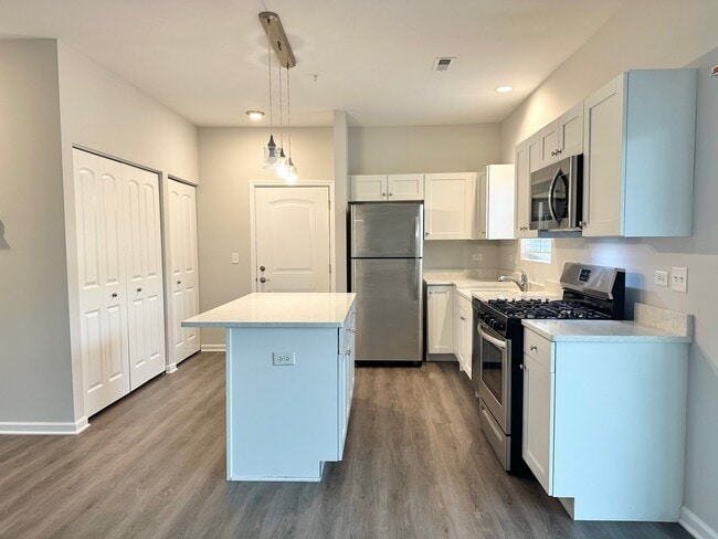 Photo - 853 E Main St Unit 1B
