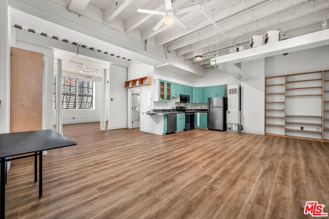 Building Photo - 312 W 5th St Unit 802 Rental