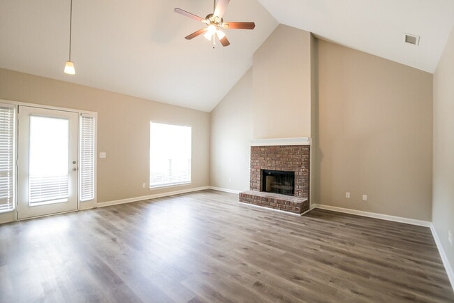 Photo - 520 Brooksdale Dr