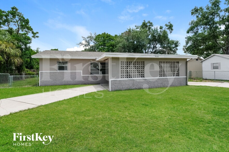 9331 N Forest Hills Dr