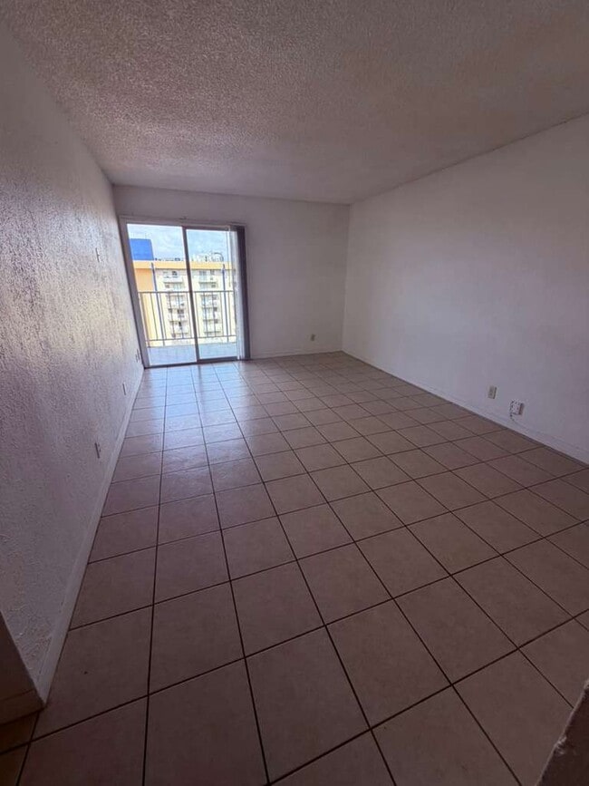 Photo - 4550 NW 9th St