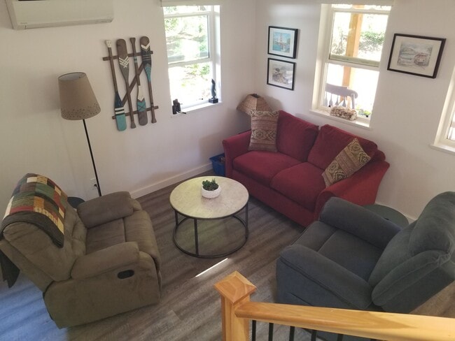Photo - 717 Claire Ln