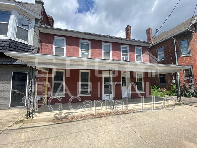 Building Photo - 239 E King St Rental